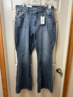Judy Blue High Waisted Flared Jeans Size 18